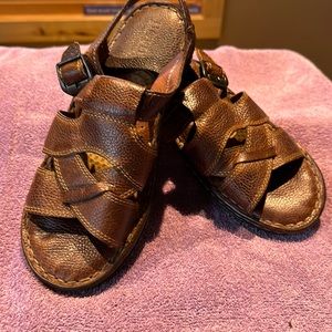Women’s Born leather sandals.   Excellent condition